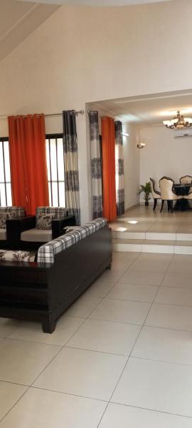 VILLA TRIPLEX